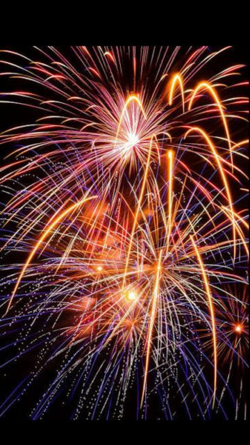 🔥 [ Il faut absolument que vous voyiez ça ! ] 🔥Le Teen Festival de Val-au-Perche arrive à grands pas… et cette année, la Ville met le paquet pour sa jeunesse avec une édition 2026 encore plus riche, pleine de nouveautés et d’animations ! 💥🎶📅 SAMEDI 29 AOÛT – À PARTIR DE 14HAu programme, il y en aura pour tous les goûts :🎨 Graffiti
🥽 Réalité virtuelle
🎮 Tournois de jeux vidéo
🏆 Parcours & Mur des Champions organisés par le CMJ
🔫 Laser game
🐂 Rodéo mécanique
🎧 DJ toute la journée et en soirée
🎆 Et pour terminer en beauté : FEU D’ARTIFICE !💬 @marielinebruneau , Adjointe déléguée aux actions jeunesse, explique :
« Nous avons imaginé un programme varié afin que chaque jeune puisse trouver une activité qui lui ressemble. Entre défis, animations, musique et découvertes, le Teen Festi’VAL est pensé comme un véritable temps de rencontre. Nous espérons voir de nombreux jeunes venir partager cette journée dans une ambiance conviviale, festive et bienveillante. »🔥 Alors, vous êtes prêts ?👉 Ados, jeunes, familles : bloquez la date !
👉 Partagez le teaser avec vos amis !
👉 Identifiez ceux qui doivent absolument être là !SAMEDI 29 AOÛT, VAL-AU-PERCHE VA BOUGER ! 🚀🎶#TeenFestiVAL2026 #ValAuPerche #Jeunesse #TeenFestival #CMJ #Graffiti #RealiteVirtuelle #JeuxVideo #LaserGame #Rodeo #DJ #FeuDArtifice #ValAuPercheBouge