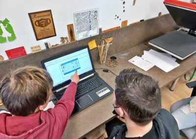 Ordinateur aux ateliers Elabo