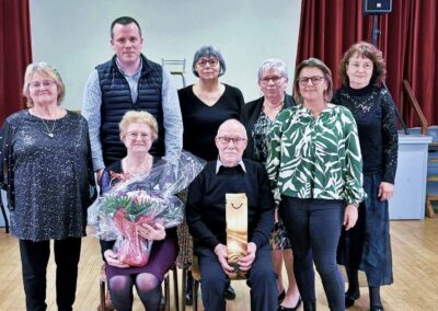 Repas des seniors - Photo de groupe des élus avec les doyens