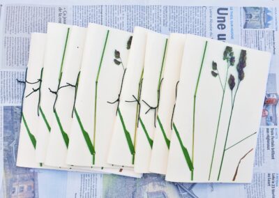 Résultat d'un carnet réalisé avec des fleurs séchées