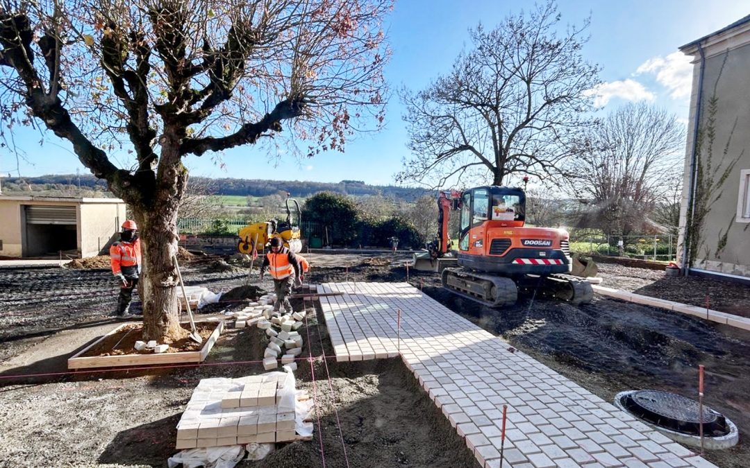 Salle des fêtes et mairie en travaux