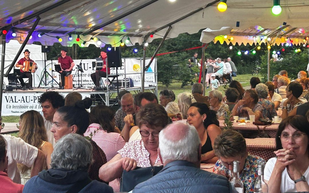 La 4ème Guinguette à l’embarcadère avait un air de Dolce vita.