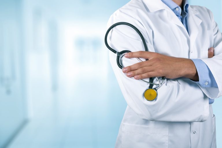 Medecin stethoscope 0 1399 933 768x512
